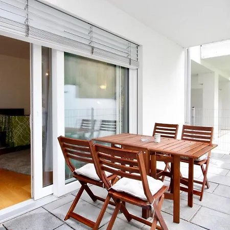 Spacious Terrace In Modern Building Apartment *