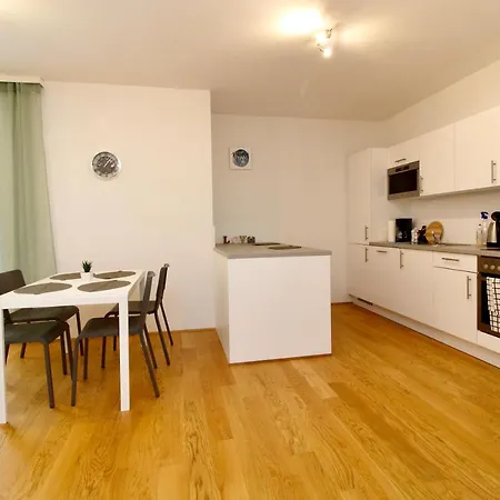 Apartment Spacious Terrace In Modern Building