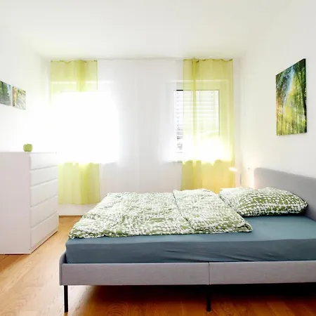 Spacious Terrace In Modern Building Apartment *