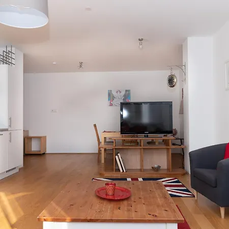 Apartment Spacious Terrace In Modern Building *